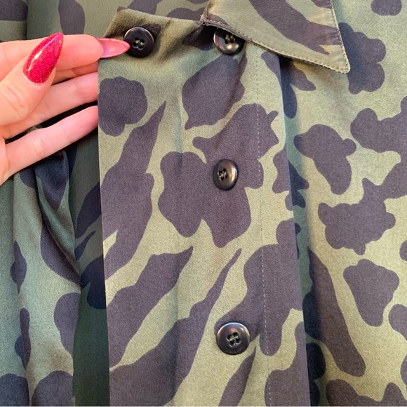 Escada Black and Green Animal Print Blouse, 34 - Picture 10 of 10